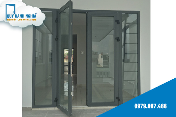 cua di nhom xingfa 2 canh co dinh 2 canh quay 4