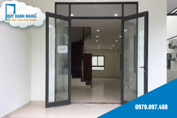 cua di nhom xingfa 2 canh co dinh 2 canh quay 5