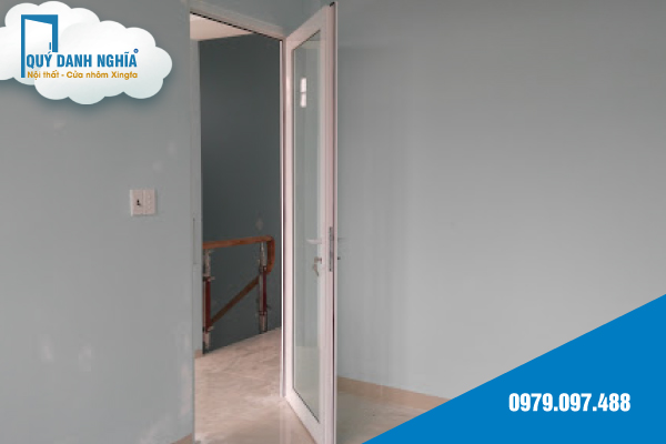 cua nhua loi thep - cua di mo quay 1 canh 2