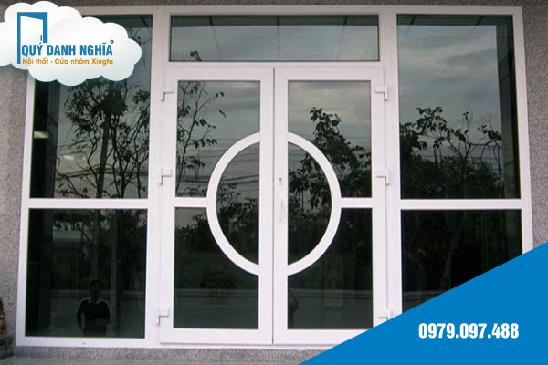 cua nhua loi thep tai da nang - cua di 4 canh mo quay 3