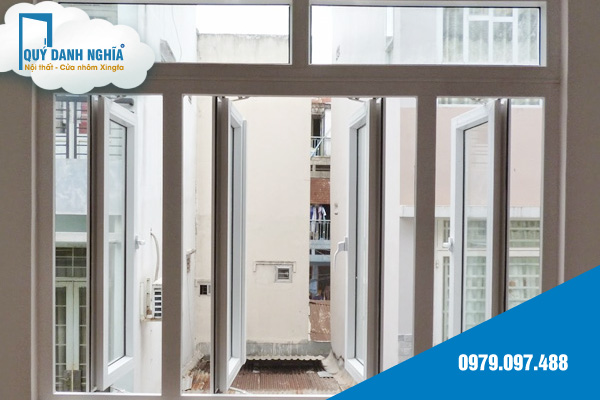 Cua so mo quay nhom xingfa 4 canh 4