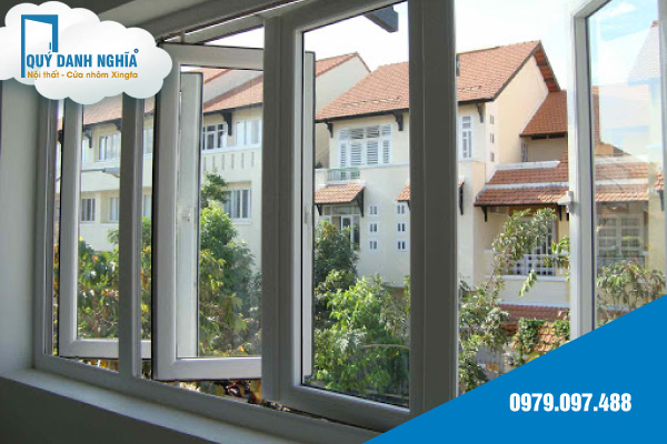 cua nhua loi thep - cua so mo quay 4 canh 1