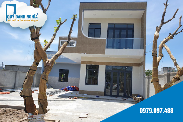 lan can kinh ban cong tai Da Nang 3