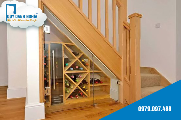 tu ruou chan cau thang 3