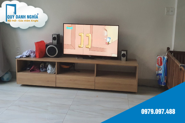 Ke tivi tai Da Nang 1